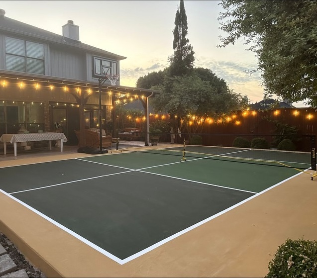 A backyard pickleball court